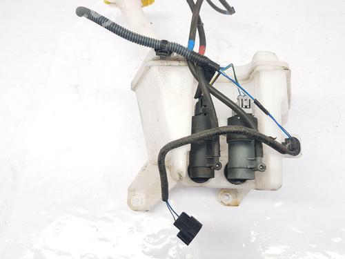 Windscreen washer tank TOYOTA YARIS (_P13_) 1.3 (NSP130_, NSP130) | BP29597822C113 