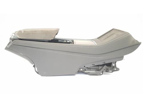 Used Armrest / Center console Armrest / Center console TESLA MODEL Y (5YJY) EV Performance All-wheel Drive (534 hp) 35746017 35746017