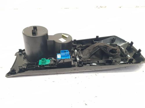 Cup/Object holder PEUGEOT 2008 II (UD_, US_, UY_, UJ_, UR_, UC_) 1.2 PureTech 100 (USHNK) | BP28362947I37 