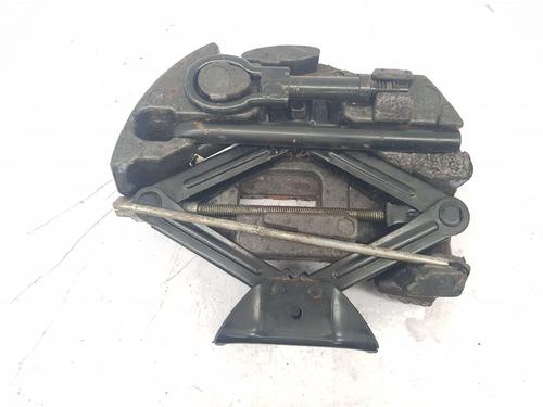 jack-kit-ford-fiesta-vi-cb1-ccn-2008-36167219 main image