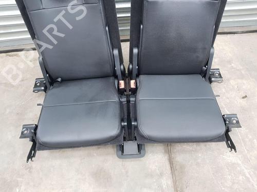 Right front seat LAND ROVER DISCOVERY IV (L319) 3.0 TD 4x4 | BP26915072C16 