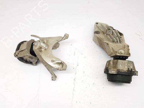 Used Engine mount Engine mount BMW X3 (G01, F97, G08) M Competition (510 hp) 31933002 31933002