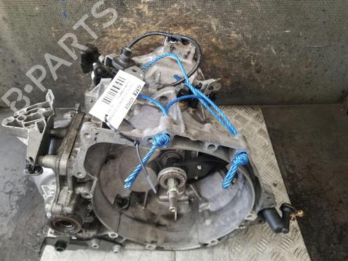 gearbox-peugeot-308-hatchback-van-lb_-2015-38757139 main image