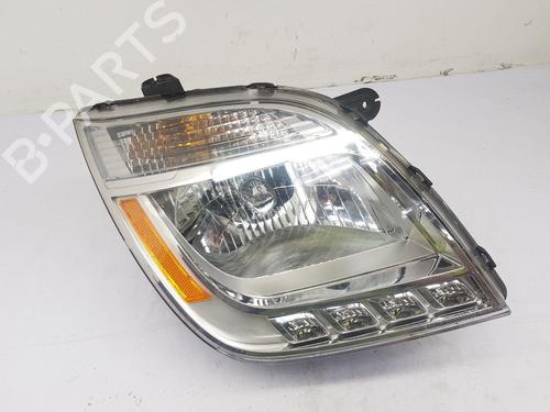 Used Right headlight MAXUS V80 Bus 2.5 D (136 hp) 29292498