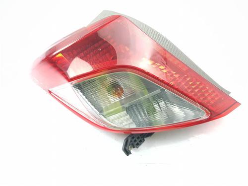 Rückleuchte Links für TOYOTA YARIS (_P13_) 1.3 (NSP130_, NSP130) (99 hp) 31365661