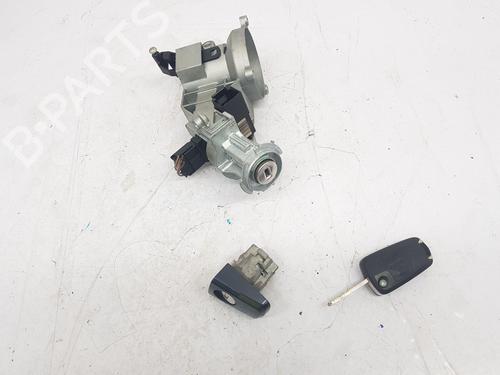 Used Ignition barrel Ignition barrel VAUXHALL CORSA Mk III (D) (S07) 1.4 (L08) (101 hp) 33412945 33412945