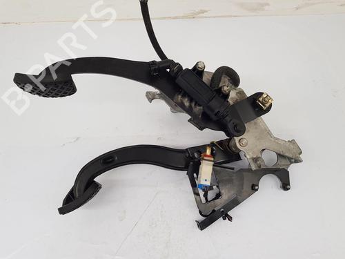 Pedal Pedal BMW 5 Touring (E39) 525 d (163 hp) 34253355 34253355