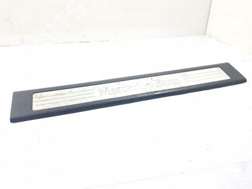 Right sideskirt MERCEDES-BENZ M-CLASS (W164) ML 320 CDI 4-matic (164.122) | BP30796184C114