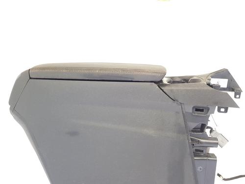 Armrest / Center console PEUGEOT 3008 II SUV (MC_, MR_, MJ_, M4_) Hybrid4 (M45GBU) | BP28137014I20 