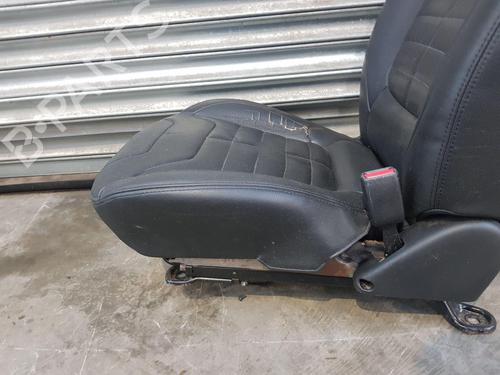 Right front seat MITSUBISHI L200 / TRITON (KA_T, KB_T) 2.5 DI-D 4WD (KB4T) | BP30923983C16