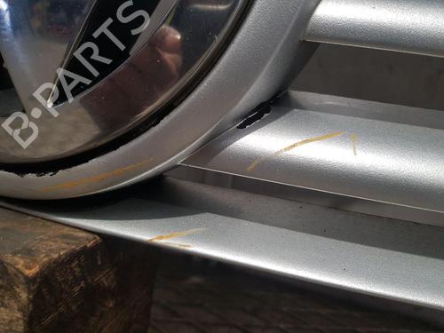 Grille VW TRANSPORTER T5 Bus (7HB, 7HJ, 7EB, 7EJ) 1.9 TDI | BP28137248C40 