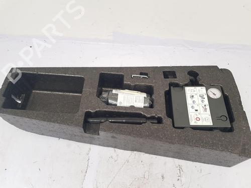 Used Jack Kit Jack Kit SEAT LEON (5F1) 1.2 TSI (110 hp) 34042639 34042639