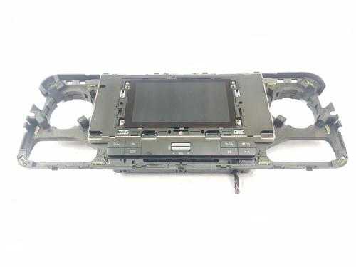 radio-mercedes-benz-sprinter-4-t-van-b907-b910-2018-30864648 main image