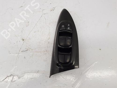 Used Right front window switch Right front window switch NISSAN JUKE (F15) 1.5 dCi (110 hp) 33966899 33966899