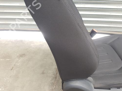 Right front seat LAND ROVER DEFENDER Station Wagon (L663) P300 Si4 4x4 | BP27689261C16 