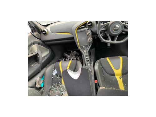 Gebruikte MCLAREN 720S 4.0 (720 hp) 2131586 Onderdelen