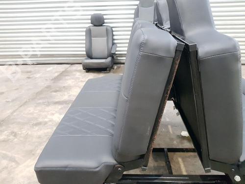 Rear seat VW TRANSPORTER T5 Van (7HA, 7HH, 7EA, 7EH) 2.0 TDI | BP31864337C17