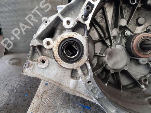Gearbox DACIA DUSTER (HM_) 1.6 SCe 115 (HMM1) | BP28120253M3