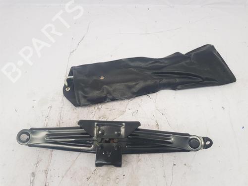 Reservehjul kit Reservehjul kit TOYOTA YARIS (_P21_, _PA1_, _PH1_) 1.5 Hybrid (MXPH10, MXPH11) (116 hp) 35996267 35996267