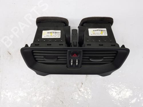 air-vent-volvo-v40-hatchback-525-2012-2013-2014-2015-2016-2017-2018-2019-33004866 main image