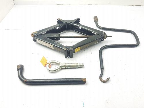 jack-kit-mercedes-benz-c-class-w204-2007-2008-2009-2010-2011-2012-2013-2014-2015-33630026 main image