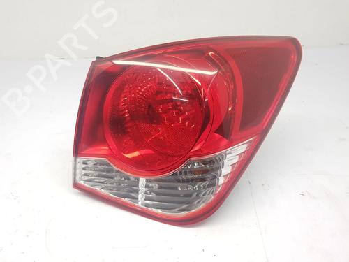 Used Right taillight CHEVROLET CRUZE (J300) 2.0 CDI (123 hp) 29620426