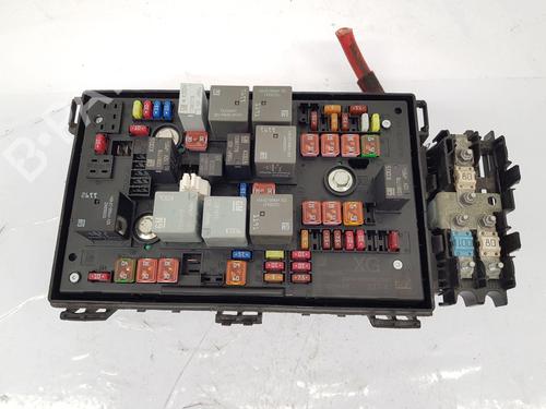 Used Fuse box Fuse box VAUXHALL ZAFIRA Mk III (P12) 2.0 CDTi (75) (130 hp) 33853632 33853632