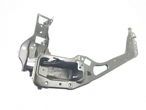 Højre forlygtestøtte) BMW 1 (F40) 118 i (140 hp) 29900558