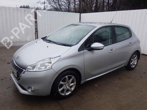 Radio PEUGEOT 208 I (CA_, CC_) 1.2 VTI 82 | BP31365730E6 