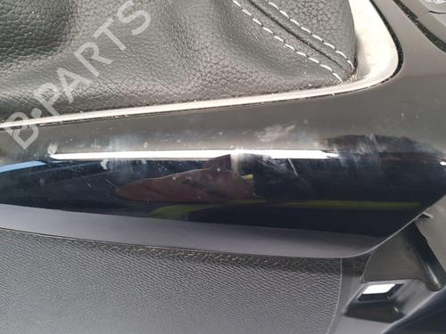 Armrest / Center console OPEL CORSA F (P2JO) 1.2 (68) | BP32149195I20 