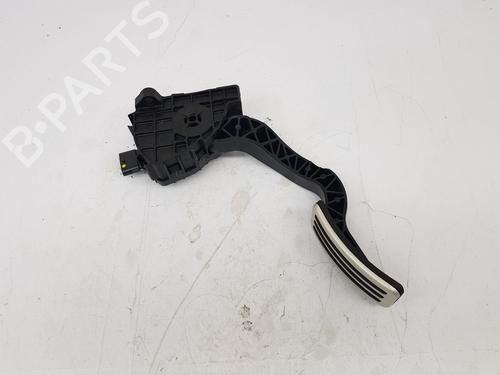 pedal-tesla-model-3-5yj3-2017-35716556 main image