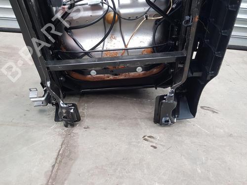 Right front seat LAND ROVER DISCOVERY IV (L319) 3.0 TD 4x4 | BP26915072C16 