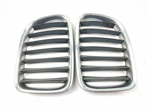 Used Grille BMW X1 (E84) xDrive 18 d (143 hp) 27392544