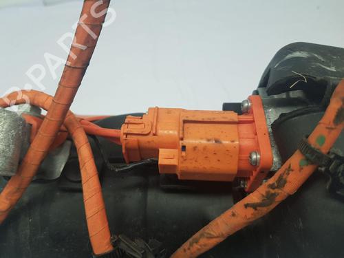 AC compressor TESLA MODEL Y (5YJY) Long Range Rear-Wheel Drive | BP38705675M34 - Image 2