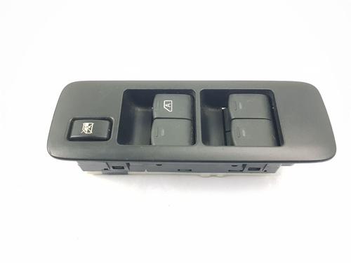 Used Right front window switch NISSAN QASHQAI I (J10, NJ10) 1.5 dCi (106 hp) 30471531