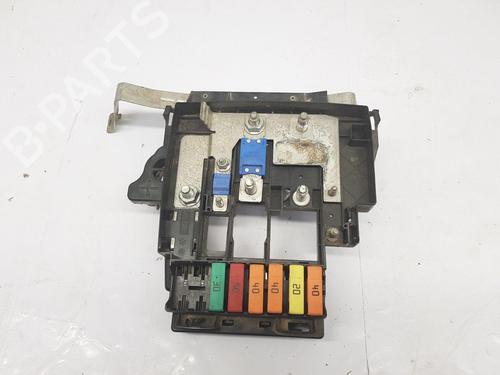 Used Fuse box Fuse box 38513876 38513876
