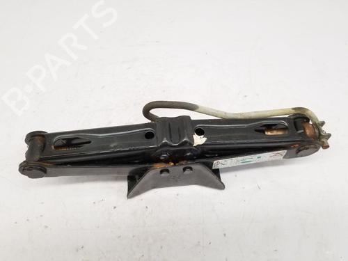 Used Jack Kit OPEL CORSA F (P2JO) 1.2 (68) (101 hp) 29597769