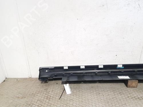 Right sideskirt BMW 1 (F40) 118 i | BP30090850C114