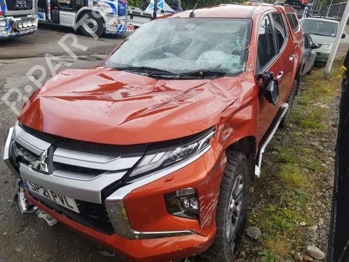 Left headlight MITSUBISHI L200 / TRITON (KJ_, KK_, KL_) 2.2 DI-D 4WD | BP32352744C28 