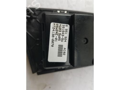 Right front window switch BMW 5 (E60) 525 d | BP38931276I26 - Image 5