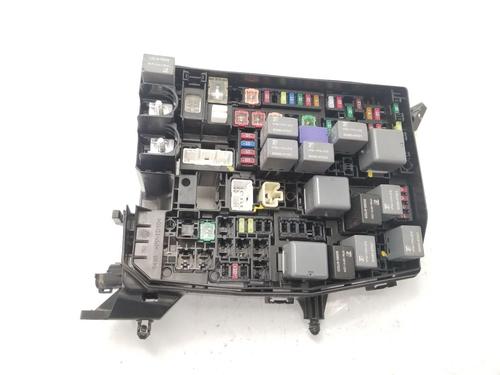 Used Fuse box Fuse box 22681133 22681133