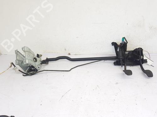 Used Pedal RENAULT TRAFIC II Van (FL) 1.9 dCi 100 (FL0C) (101 hp) 28284090