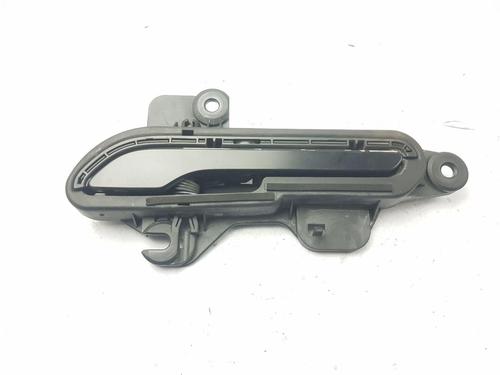front-left-exterior-door-handle-tesla-model-3-5yj3-2017-34406902 main image