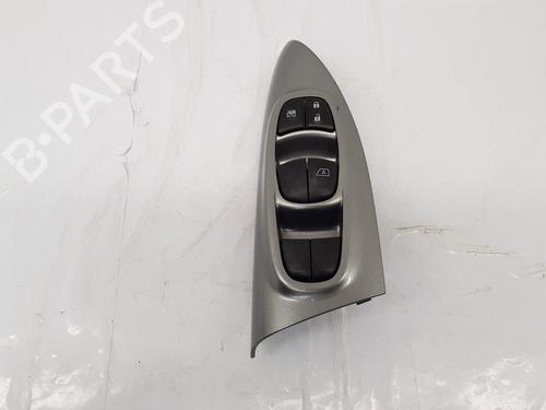 Used Right front window switch Right front window switch NISSAN JUKE (F15) 1.5 dCi (110 hp) 34425939 34425939