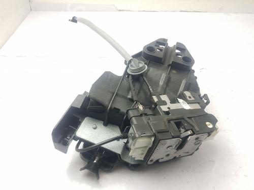 Venstre bagtil lås Venstre bagtil lås VOLVO V40 Hatchback (525) D2 (114 hp) 33275714 33275714