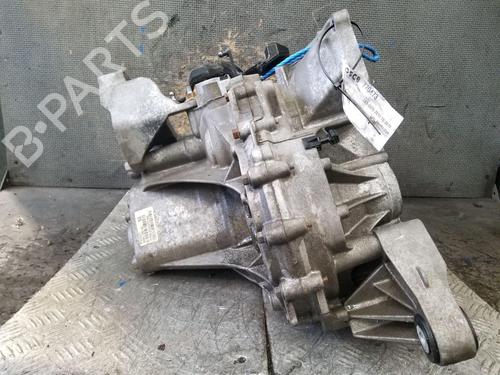 Gearkasse VOLVO V40 Hatchback (525) D2 | BP30806038M3