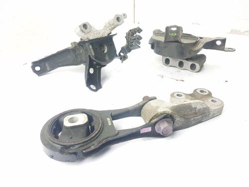 Engine mount TOYOTA COROLLA Estate (_E21_) 1.8 Hybrid (ZWE211W) | BP30764945M89 