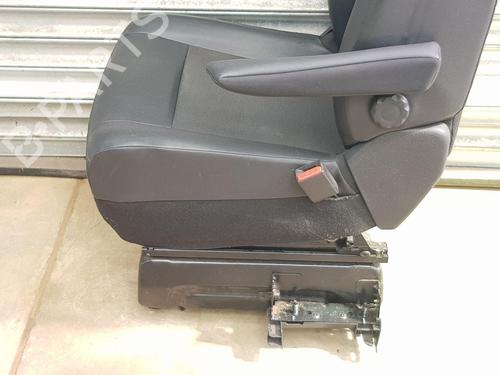Right front seat VAUXHALL VIVARO C Van (K0) 1.5 | BP36052130C16 - Image 10