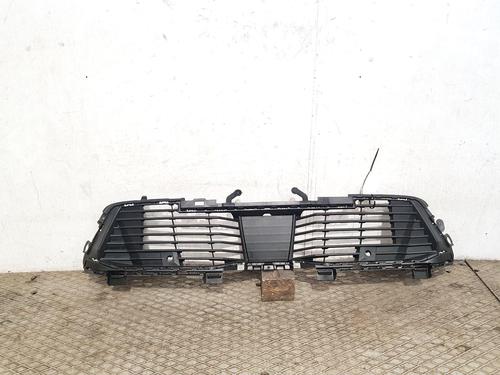 Used Grille PEUGEOT 2008 II (UD_, US_, UY_, UJ_, UR_, UC_) 1.2 PureTech 130 (USHNS, URHNS) (130 hp) 29870943