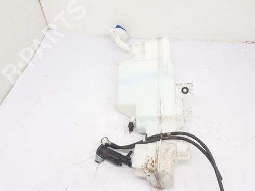 Used Windscreen washer tank VOLVO XC90 II (256) B5 Mild-Hybrid AWD (235 hp) 31075275
